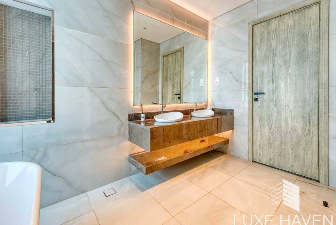 Property for sale in Signature Villas