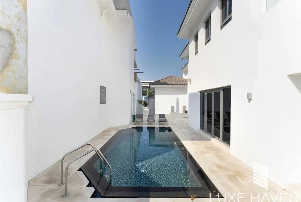 Property for sale in Garden Homes