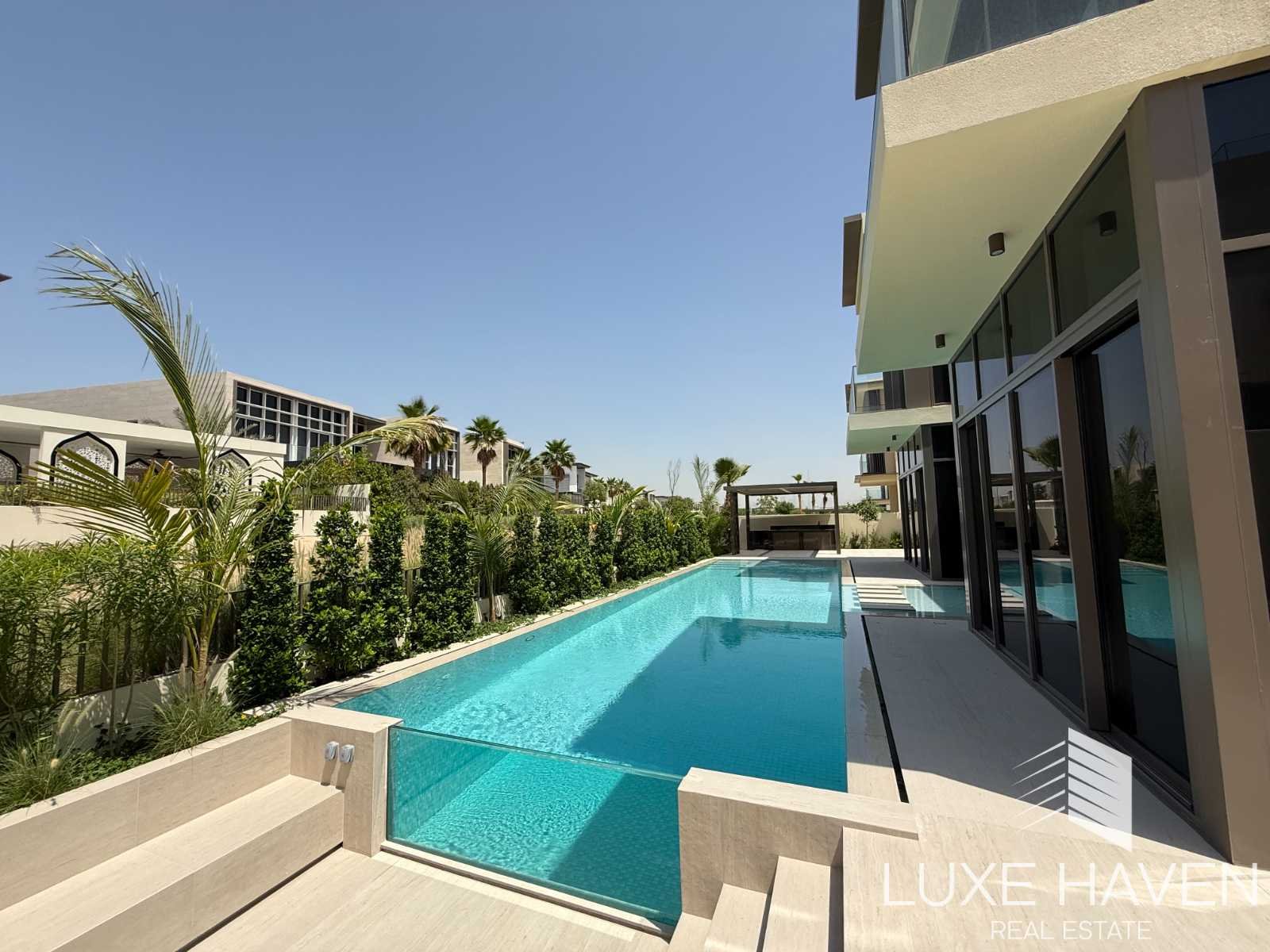 Property for sale in Golf Place