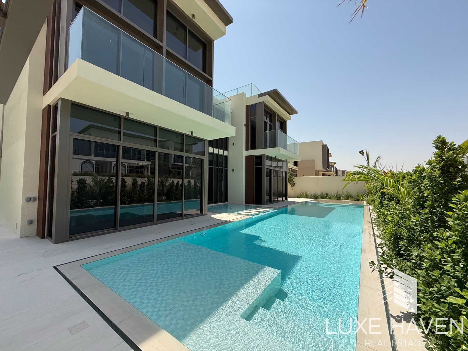 Property for sale in Golf Place