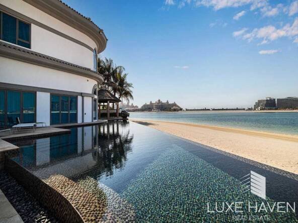 Property for sale in Signature Villas