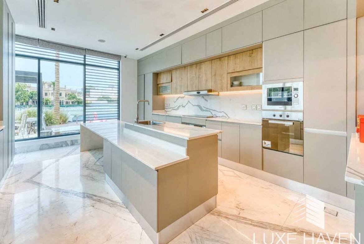 Property for sale in Signature Villas