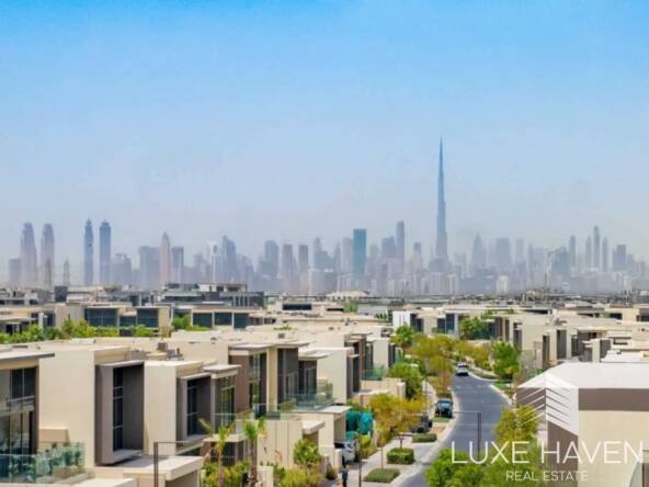 Property for sale in Golf Place